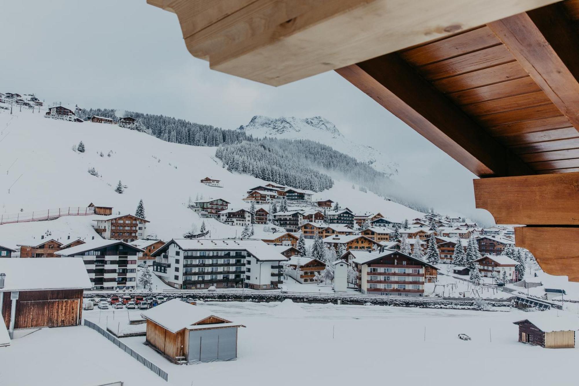 Fernsicht Alpen-Apartments Lech am Arlberg Pokoj fotografie
